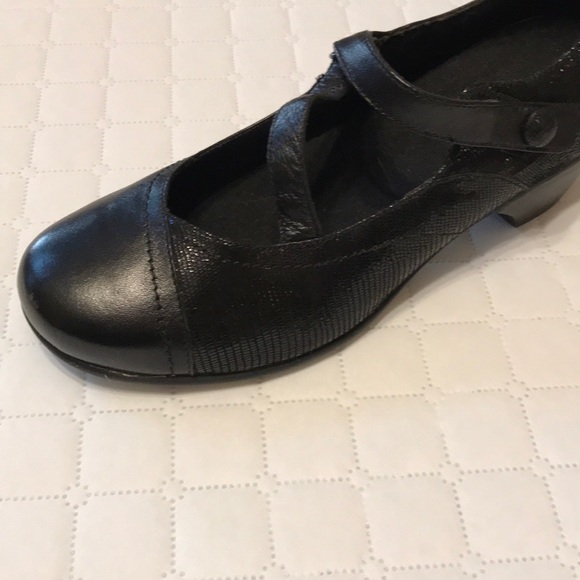 Aravon NWOT, Portia black dress shoes, 8.5… - Picture 4 of 9